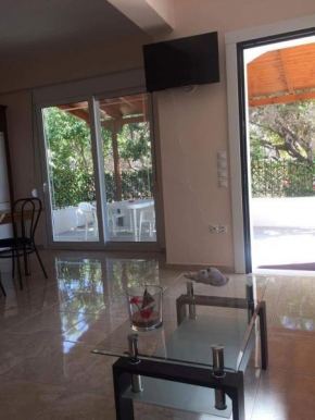 The Endless Blue Maisonette, Palaiochora